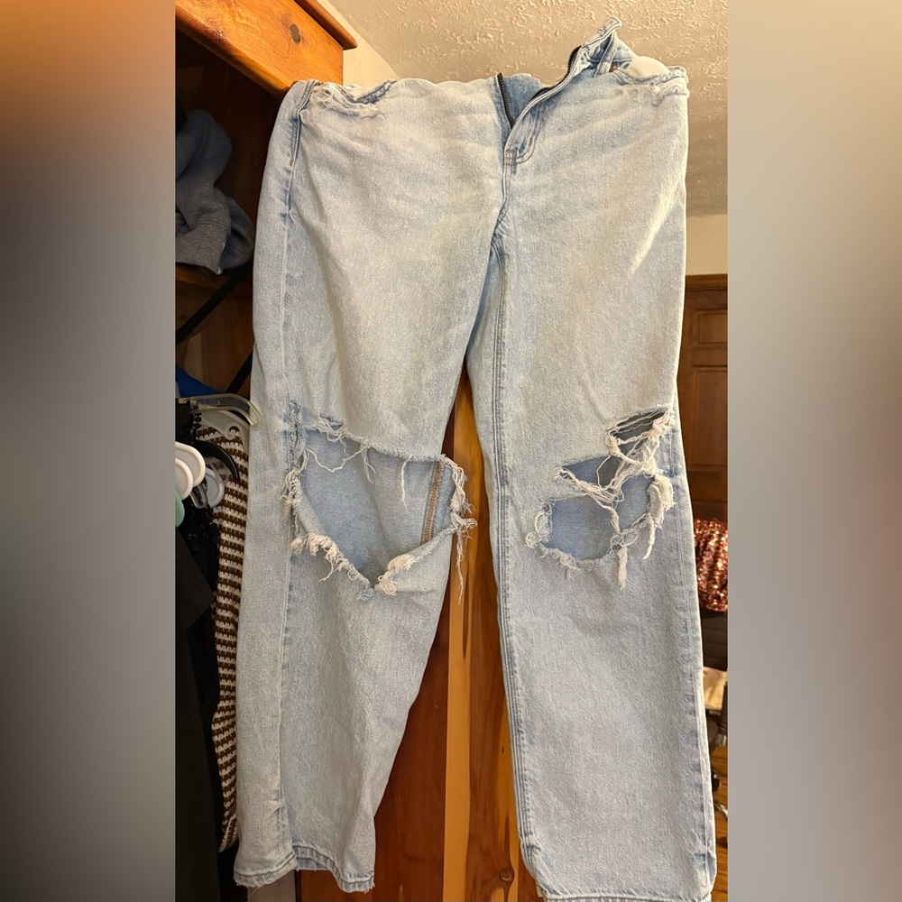 American Eagle women’s jeans